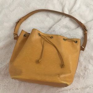 Louis Vuitton Petit Épi Noe leather shoulder bag